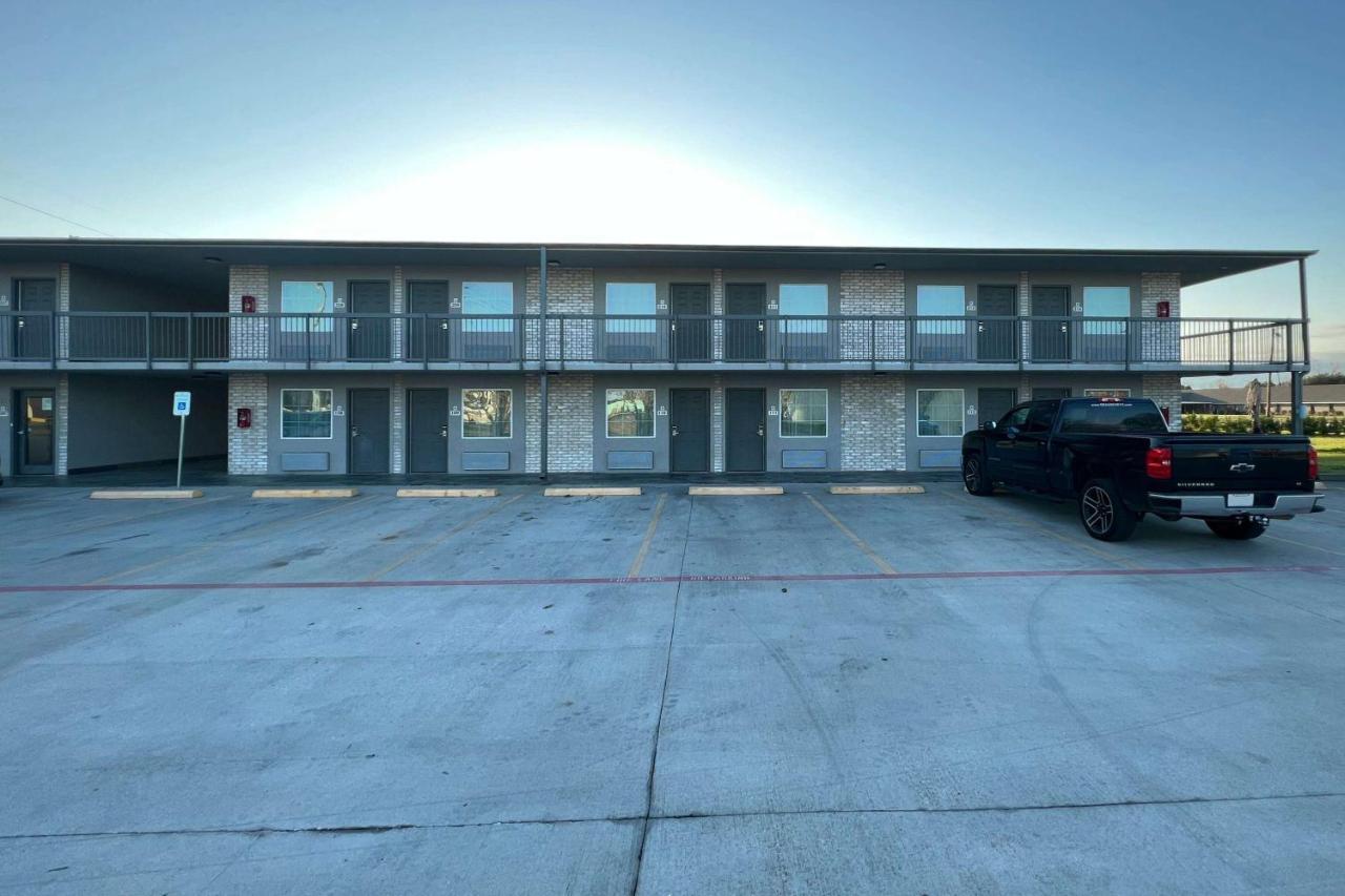 Super 8 By Wyndham Sulphur South Exteriér fotografie